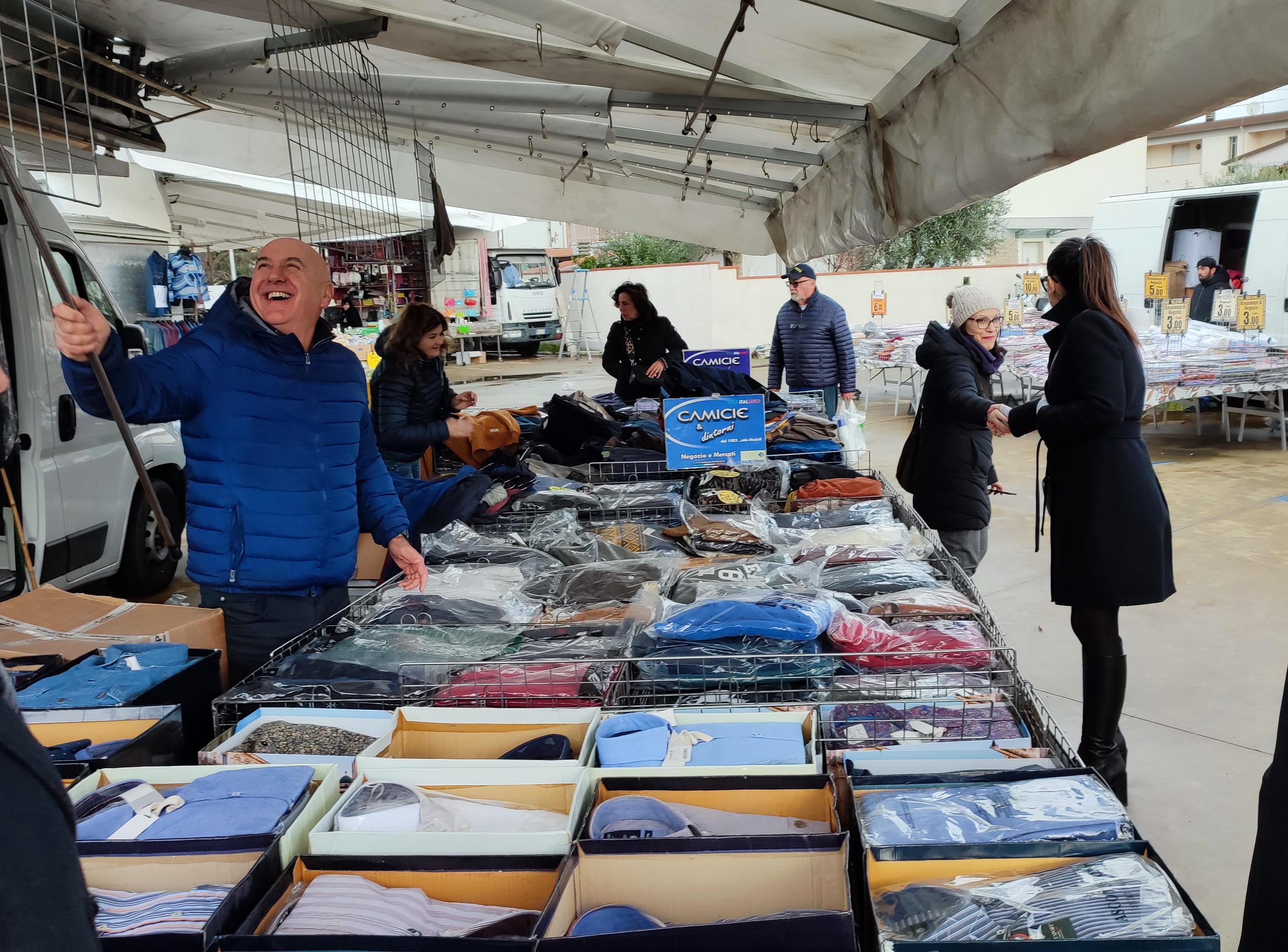 Natale e Capodanno, stop al Mercato settimanale di Navacchio