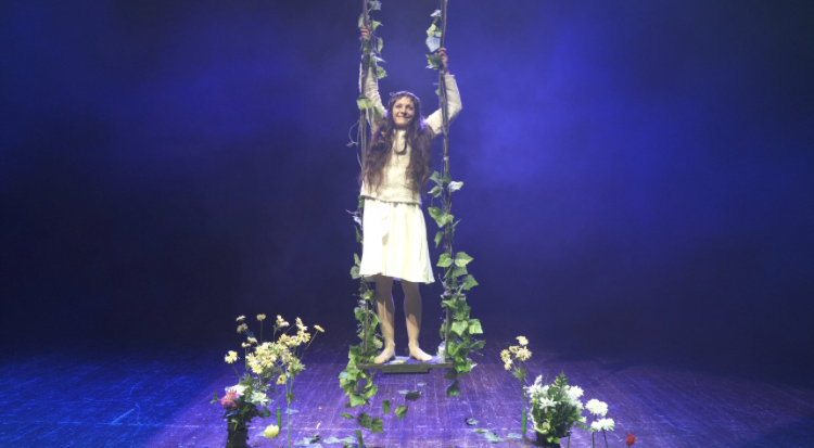 La Città del Teatro vi invita allo spettacolo di teatro ragazzi online ALICE IN TEATRO. Terzo episodio Venerdì 30 aprile alle 17:30