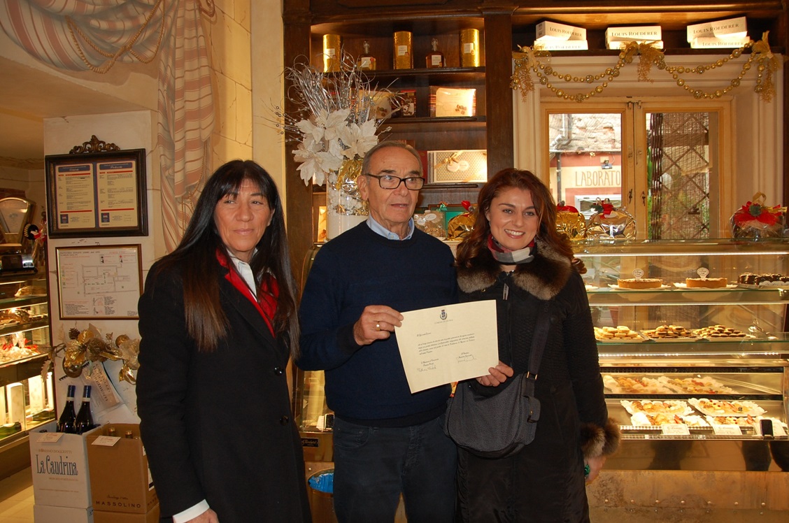 Ceccardi visita le attività del centro storico