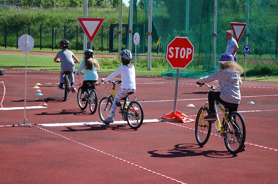 Educazione stradale, consegnati i patentini di bravo ciclista